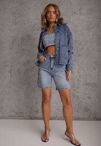 Renee - Niebieska Koszulowa Kurtka z Jeansu z Bawełny z Naszytymi Kieszeniami Giorriane. Okazja: na co dzień. Kolor: niebieski. Materiał: jeans, bawełna. Wzór: aplikacja. Styl: casual #8