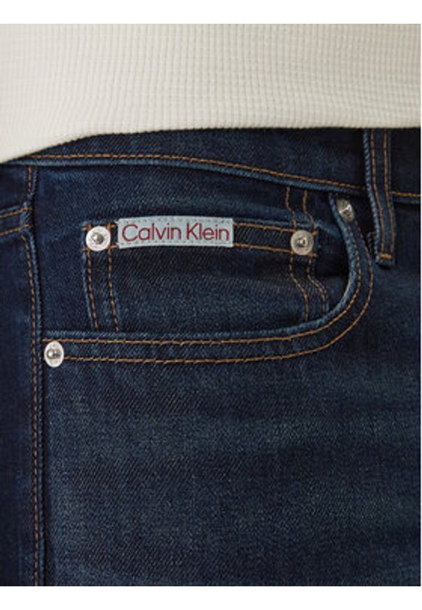 Calvin Klein Jeans Jeansy LV04RD740G Granatowy Slim Fit. Kolor: niebieski