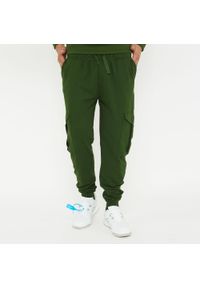 LEGEA - Spodnie sportowe F CARGO ciemnozielone. Kolor: zielony. Materiał: poliester, bawełna. Sport: fitness #1