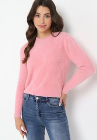 Born2be - Różowy Puchaty Sweter Wełniany Helmintts. Kolor: różowy. Materiał: wełna. Długość rękawa: długi rękaw. Długość: długie #1