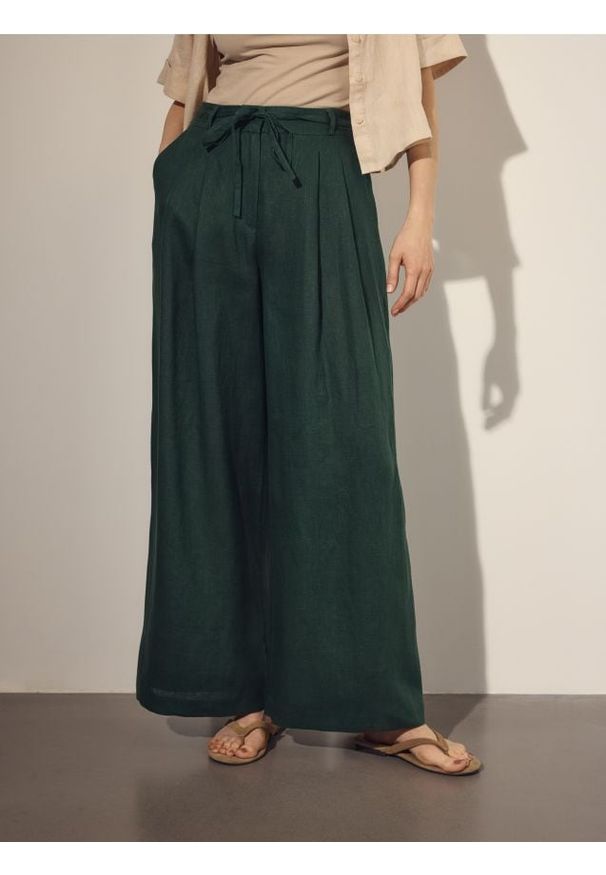 Reserved - Lniane spodnie z wiązaniem - zielony. Kolor: zielony. Materiał: len