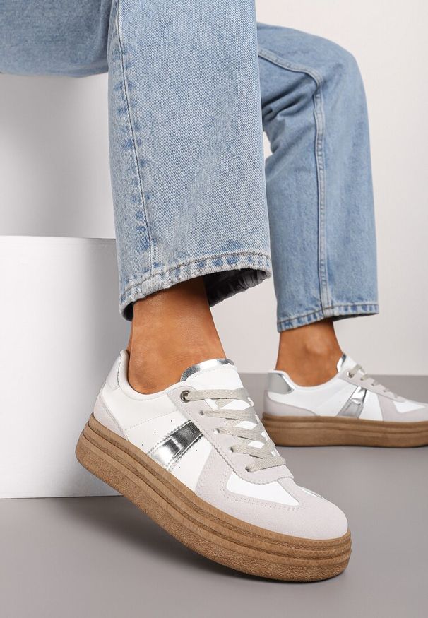 Renee - Szaro--Srebrne Sneakersy na Grubej Podeszwie z Ozdobnymi Przeszyciami Ysdole. Kolor: biały, szary. Materiał: materiał. Obcas: na platformie