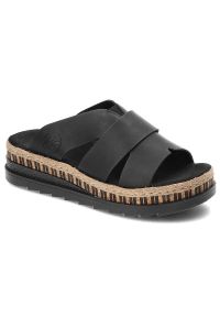Czarne Klapki Rieker Wygodne Buty Na Platformie. Okazja: na co dzień, na spacer. Kolor: czarny. Materiał: skóra. Obcas: na platformie. Styl: casual, elegancki #1