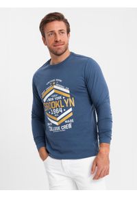 Ombre Clothing - Longsleeve męski z nadrukiem w stylu collegowym - niebieski V2 OM-LSPT-0117 - XL. Kolor: niebieski. Materiał: bawełna. Długość rękawa: długi rękaw. Długość: długie. Wzór: nadruk