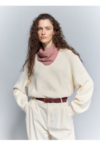 Reserved - Sweter z wiskozą - kremowy. Kolor: kremowy. Materiał: wiskoza #1