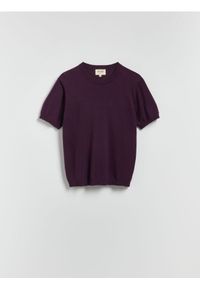 Reserved - Sweter z krótkim rękawem z dodatkiem wełny - ciemnofioletowy. Kolor: fioletowy. Materiał: wełna. Długość rękawa: krótki rękaw. Długość: krótkie #1