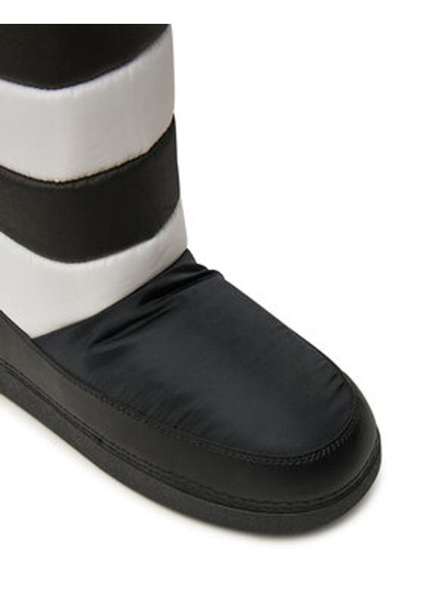 Love Moschino - LOVE MOSCHINO Śniegowce JA24302G0LISG00A Czarny. Kolor: czarny. Materiał: materiał