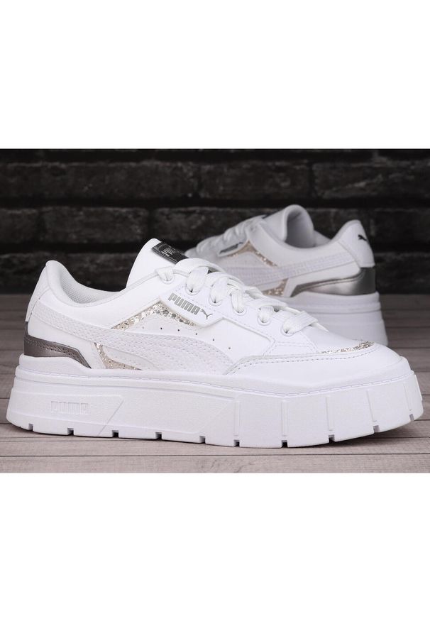 Buty damskie sportowe do chodzenia Puma MAYZE LUXE. Kolor: biały. Sport: turystyka piesza