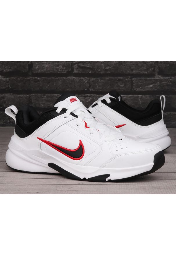 Nike - Buty sportowe męskie na trening NIKE DEFYALLDAY. Kolor: biały, czerwony, wielokolorowy, czarny. Sport: fitness
