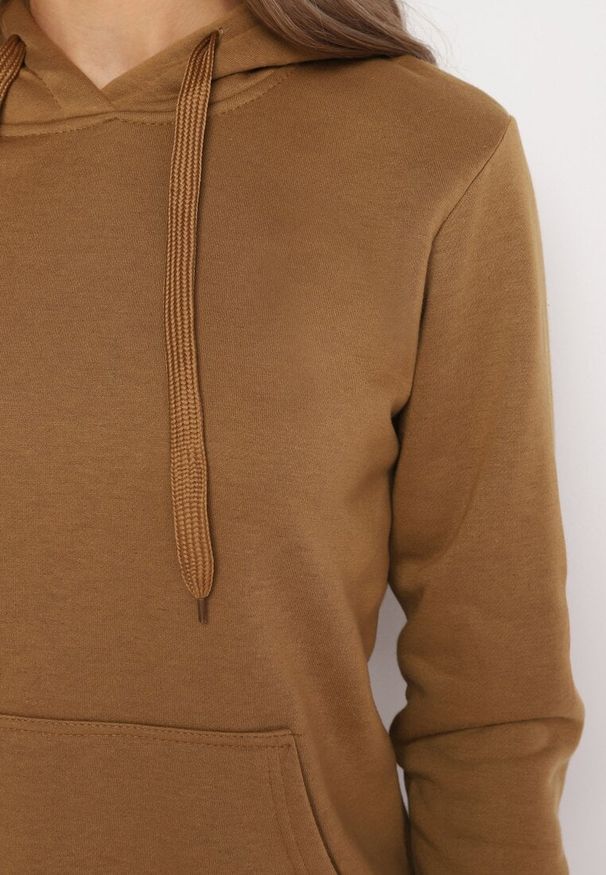 Born2be - Brązowa Bluza z Kapturem Kasseia. Typ kołnierza: kaptur. Kolor: brązowy. Materiał: polar, dzianina. Styl: klasyczny