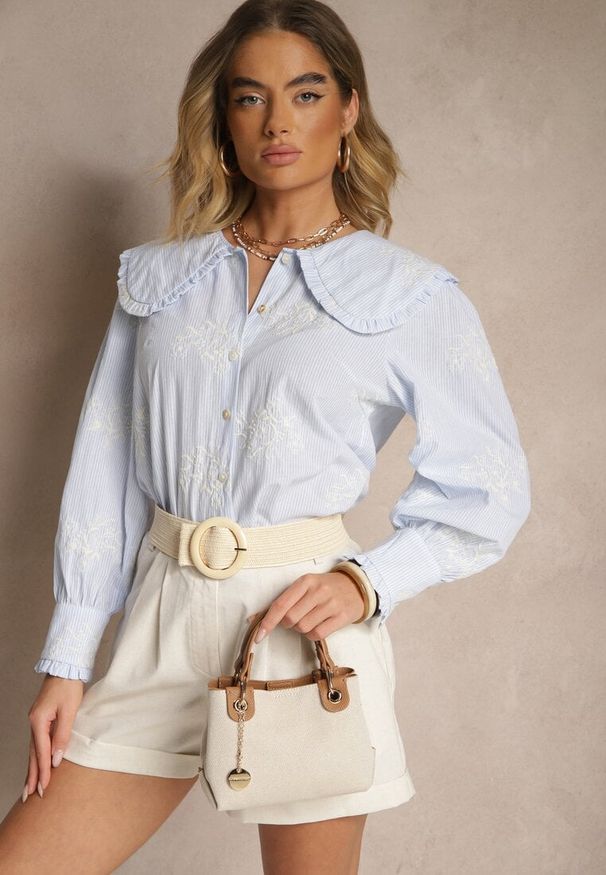 Renee - Jasnoniebieska Koszula z Bawełną Ozdobiona Kołnierzykiem Natulissa. Okazja: na co dzień. Kolor: niebieski. Materiał: bawełna. Wzór: aplikacja. Styl: elegancki, casual