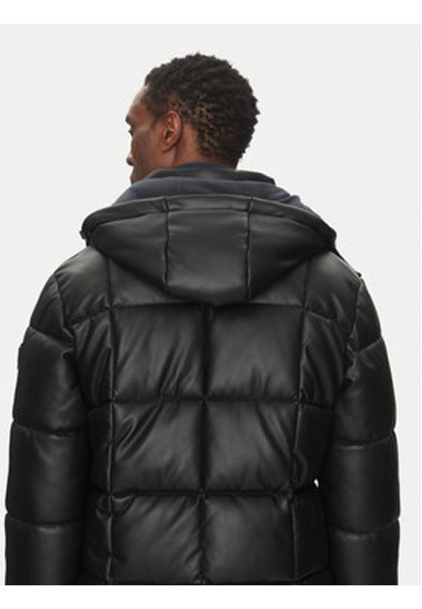 Guess Kurtka zimowa M4BL33 WGJB0 Czarny Regular Fit. Kolor: czarny. Materiał: syntetyk. Sezon: zima