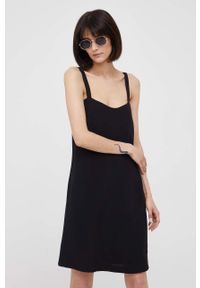 Sisley sukienka kolor czarny mini prosta. Kolor: czarny. Materiał: tkanina. Długość rękawa: na ramiączkach. Typ sukienki: proste. Długość: mini #2