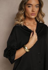 Renee - Czarna Koszula Ozdobiona Kwiatami 3DTenisela. Okazja: na co dzień. Typ kołnierza: kołnierzyk klasyczny. Kolor: czarny. Materiał: jeans. Wzór: aplikacja, kwiaty. Styl: klasyczny, casual #3