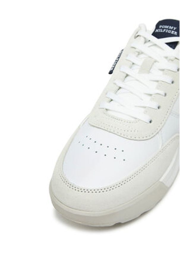 TOMMY HILFIGER - Tommy Hilfiger Sneakersy Retro Runner Mix Rwb FM0FM05371 Biały. Kolor: biały. Materiał: skóra