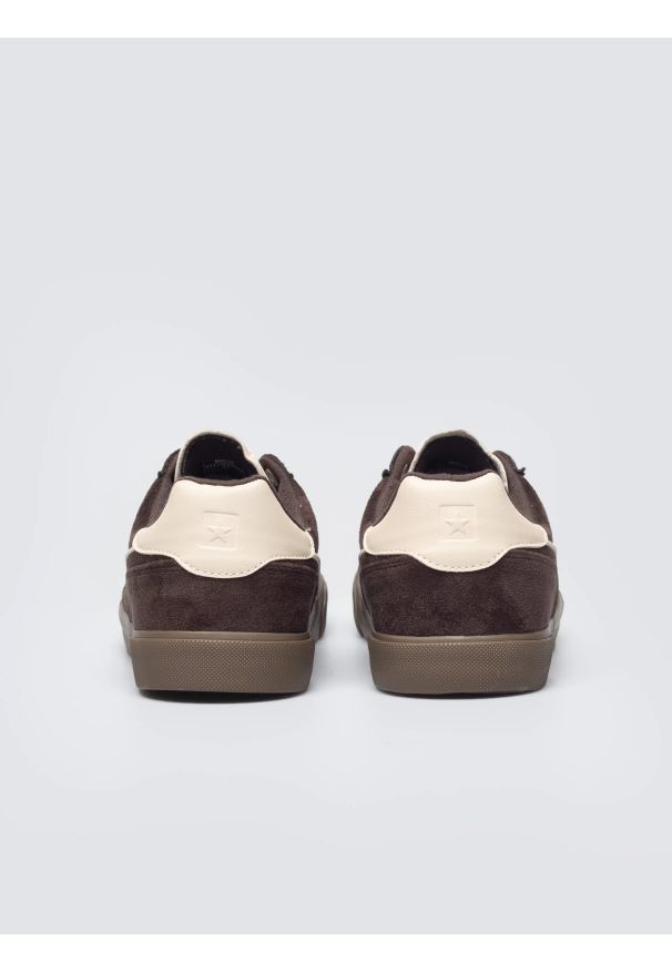 Big-Star - Sneakersy męskie z jasnymi akcentami brązowe TT174092 803. Nosek buta: okrągły. Zapięcie: sznurówki. Kolor: brązowy. Materiał: guma, materiał