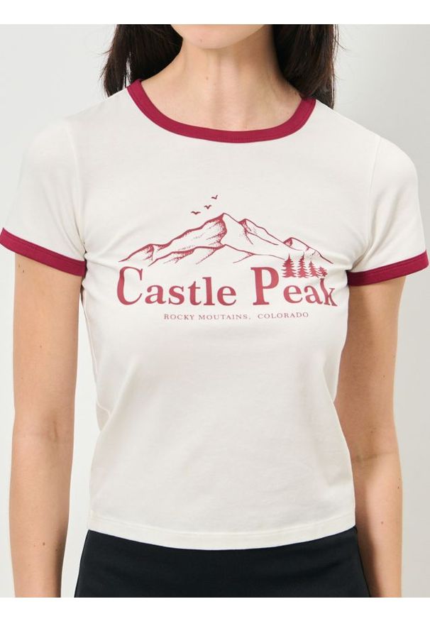 Sinsay - Bawełniana koszulka z nadrukiem - kremowy. Kolor: kremowy. Materiał: bawełna. Wzór: nadruk