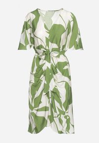 Born2be - Zielono-Biała Taliowana Sukienka z Marszczeniami i Paskiem w Talii Nellsaria. Okazja: na co dzień, na randkę. Kolor: zielony. Typ sukienki: proste. Styl: casual #5