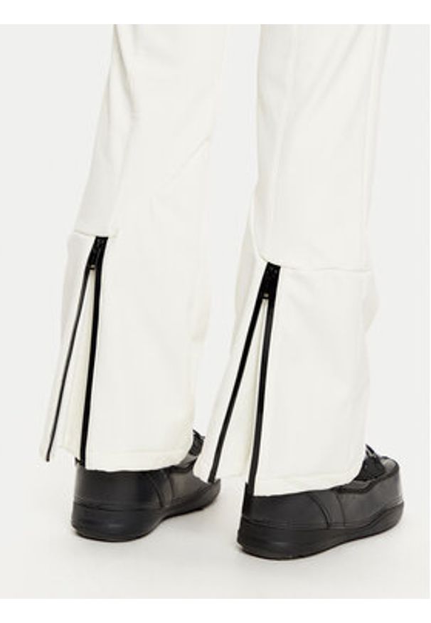 Guess Kombinezon narciarski W4PD1M WH1S0 Écru Regular Fit. Materiał: syntetyk. Sport: narciarstwo