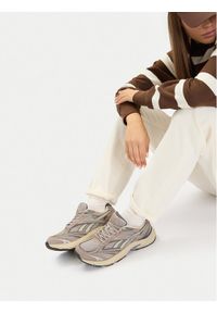 Reebok Sneakersy CEO-BELWAVE AR30278W-SNV Beżowy. Kolor: beżowy. Materiał: materiał #1