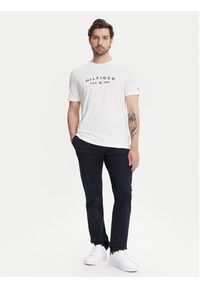 TOMMY HILFIGER - Tommy Hilfiger T-Shirt Fathers Day MW0MW39356 Biały Regular Fit. Kolor: biały. Materiał: bawełna #5