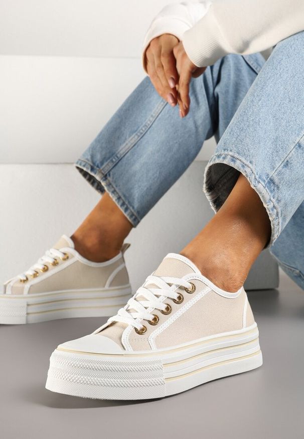 Born2be - Beżowe Trampki na Platformie Lurimera. Okazja: na co dzień. Kolor: beżowy. Materiał: jeans. Obcas: na platformie. Styl: casual, elegancki