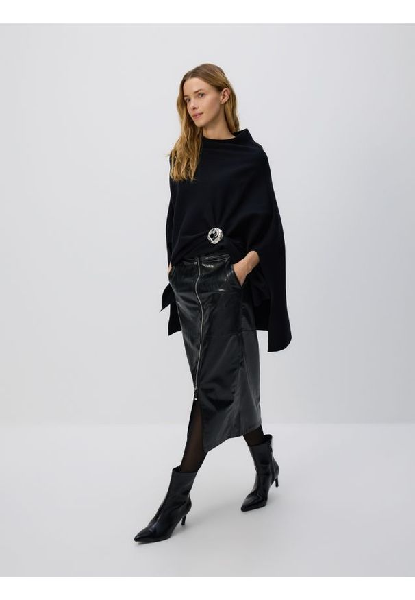 Reserved - Spódnica midi z suwakiem - czarny. Kolor: czarny. Materiał: skóra