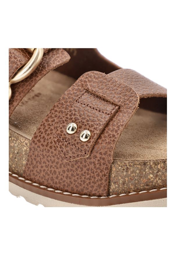 Brązowe Klapki Yokono Modne Obuwie Damskie. Okazja: na co dzień. Kolor: brązowy. Materiał: materiał, skóra. Sezon: lato. Styl: casual, elegancki