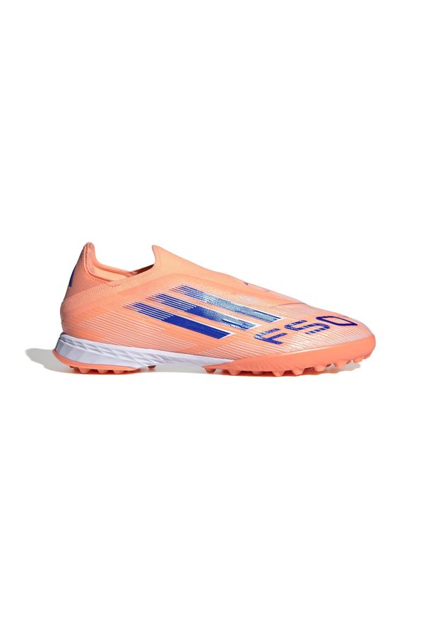 Adidas - Buty piłkarskie bez sznurówek adidas F50 Pro TF. Kolor: pomarańczowy. Sport: piłka nożna