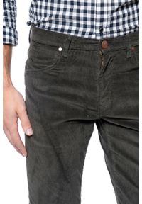 Wrangler - SPODNIE MĘSKIE WRANGLER ARIZONA MOSS GREEN W12OEC221 112126327 #8