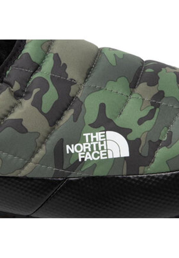 The North Face Kapcie Thermoball Traction Mule V NF0A3UZN33U Zielony. Kolor: zielony. Materiał: materiał