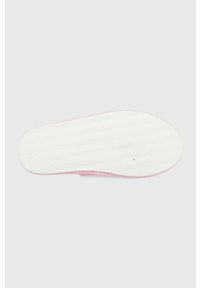 Polo Ralph Lauren kapcie KELCIE RF103596 kolor różowy. Nosek buta: okrągły. Kolor: różowy #3
