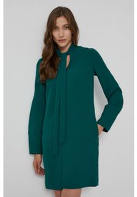 Victoria Victoria Beckham Sukienka kolor zielony mini prosta. Okazja: na co dzień. Kolor: zielony. Materiał: tkanina. Typ sukienki: proste. Styl: casual. Długość: mini #6