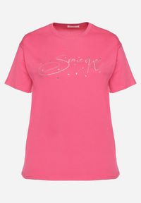 Born2be - Różowy Bawełniany T-shirt z Ozdobnym Napisem i Cyrkoniami Olisandra. Okazja: na co dzień. Kolekcja: plus size. Kolor: różowy. Materiał: bawełna. Wzór: napisy. Styl: klasyczny, casual #6