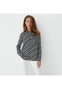 Mohito - Koszula z wiskozy z napisami - Czarny. Kolor: czarny. Materiał: wiskoza. Wzór: napisy #1