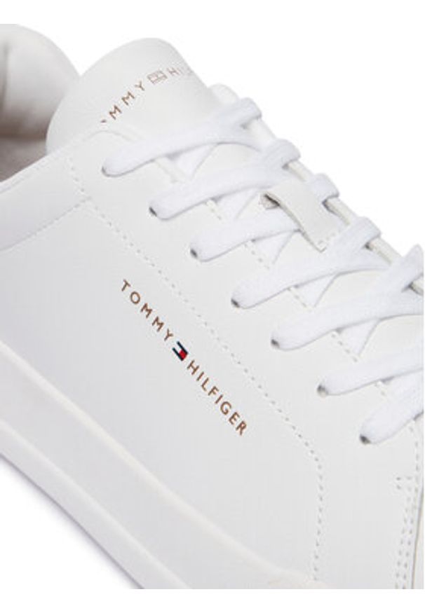 TOMMY HILFIGER - Tommy Hilfiger Sneakersy FM0FM05367 Biały. Kolor: biały. Materiał: skóra