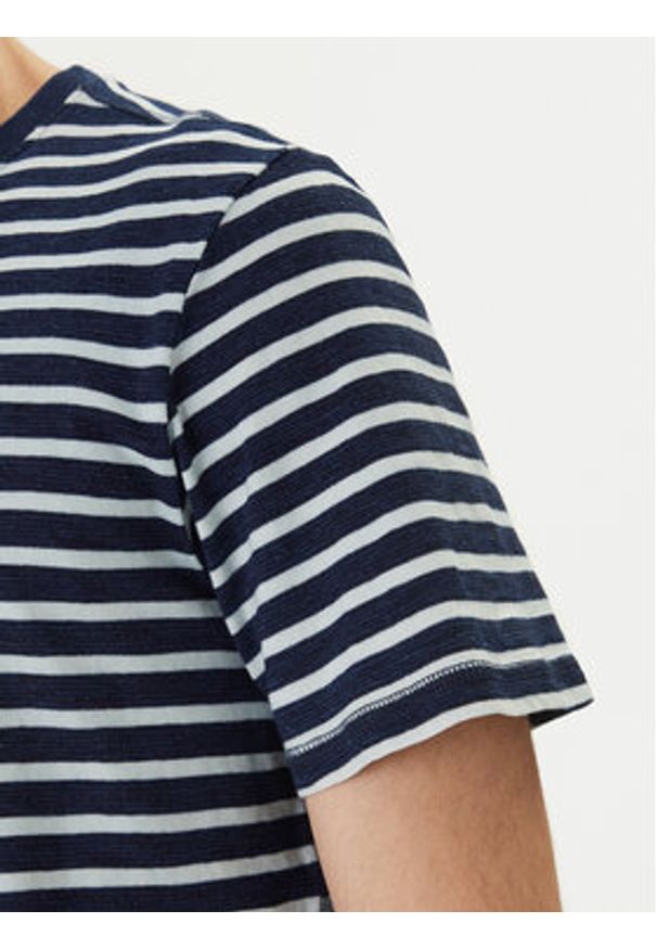 Guess Jeans T-Shirt M6GI47 K3499 Niebieski Regular Fit. Kolor: niebieski. Materiał: bawełna