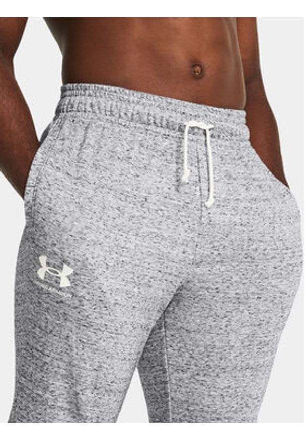 Under Armour Spodnie dresowe Ua Rival Terry Jogger 1380843-011 Szary Fitted Fit. Kolor: szary. Materiał: bawełna