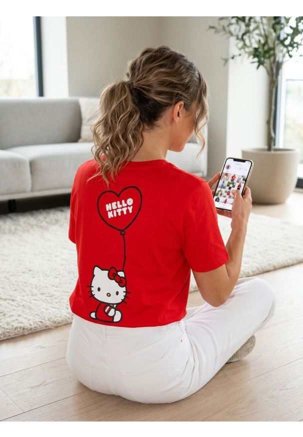 Sinsay - Bawełniana koszulka z krótkim rękawem Hello Kitty - czerwony. Kolor: czerwony. Materiał: bawełna. Długość rękawa: krótki rękaw. Długość: krótkie. Wzór: motyw z bajki