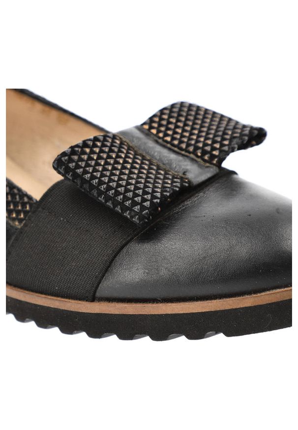 Czarne Półbuty Gamis Skórzane Buty Damskie. Kolor: czarny. Materiał: skóra. Szerokość cholewki: normalna. Wzór: aplikacja. Styl: elegancki