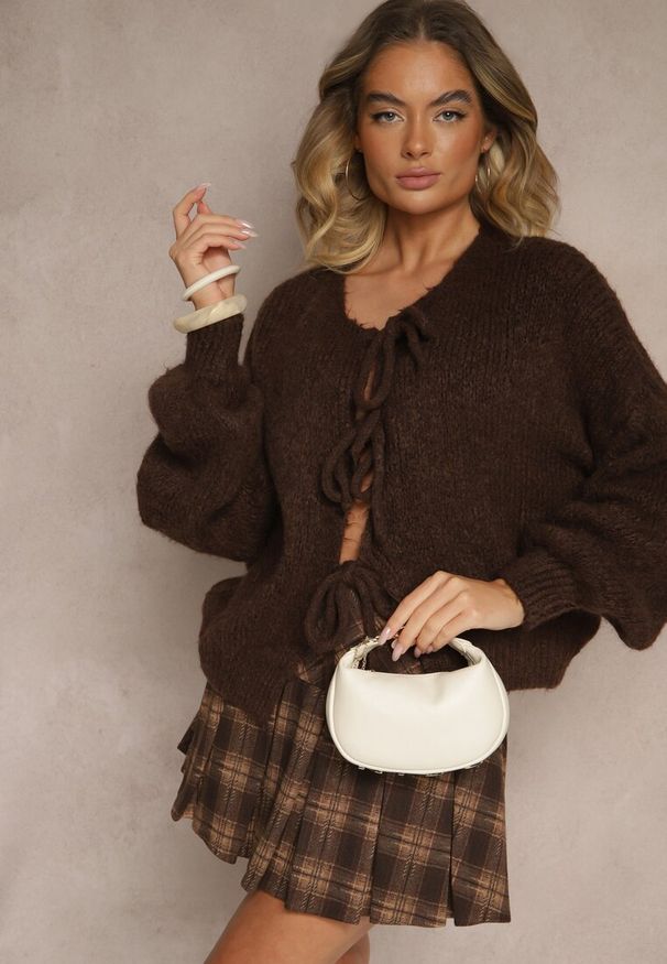 Renee - Brązowy Kardigan z Wełną o Kroju Oversize z Wiązanymi Kokardami Elearina. Typ kołnierza: kokarda. Kolor: brązowy. Materiał: wełna