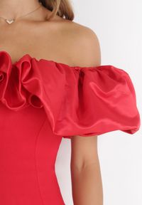 Born2be - Czerwona Sukienka Dopasowana z Falbanami Acore. Kolor: czerwony. Styl: elegancki #3