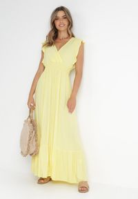 Born2be - Żółta Sukienka Hypsanie. Typ kołnierza: dekolt kopertowy. Kolor: żółty. Materiał: wiskoza. Typ sukienki: kopertowe. Długość: maxi #2