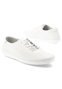 Półbuty damskie S.Barski, lekka konstrukcja perforowana cholewka sznurowanie elastyczna podeszwa miękkie wnętrze, białe, LR61-7079. Zapięcie: sznurówki. Kolor: biały. Materiał: jeans. Szerokość cholewki: normalna. Sezon: wiosna, lato. Styl: klasyczny, sportowy #5