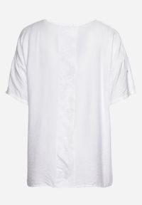 Born2be - Biały Wiskozowy T-shirt Koszulka z Krótkim Rękawem Podwijanym i Haftem na Plecach Mleoria. Kolor: biały. Materiał: wiskoza. Długość rękawa: krótki rękaw. Długość: krótkie. Wzór: haft #4