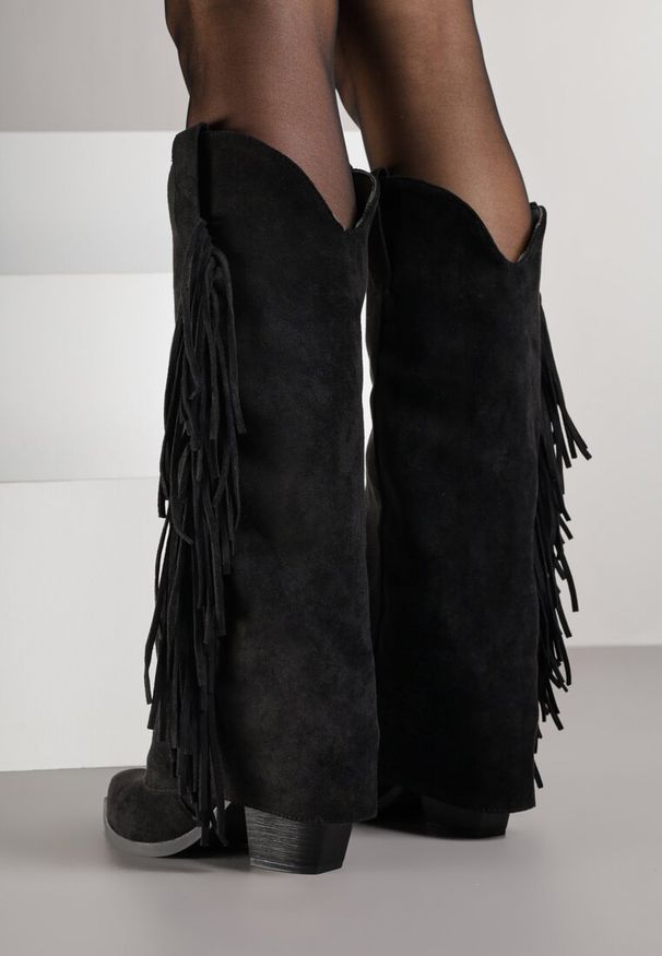 Born2be - Czarne Kozaki Kowbojki na Obcasie z Wywiniętą Cholewką z Frędzlami Monasatia. Okazja: do pracy. Kolor: czarny. Materiał: dzianina, jeans. Szerokość cholewki: normalna. Wzór: aplikacja. Obcas: na obcasie. Styl: klasyczny, elegancki. Wysokość obcasa: średni