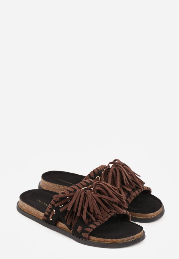 Born2be - Czarne Klapki w Stylu Boho Zdobione Frędzlami Stavania. Okazja: na co dzień. Kolor: czarny. Materiał: jeans. Wzór: aplikacja. Sezon: lato. Styl: boho