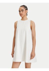 Tommy Jeans Sukienka letnia DW0DW22343 Biały A-Line Fit. Kolor: biały. Materiał: wiskoza. Sezon: lato #1