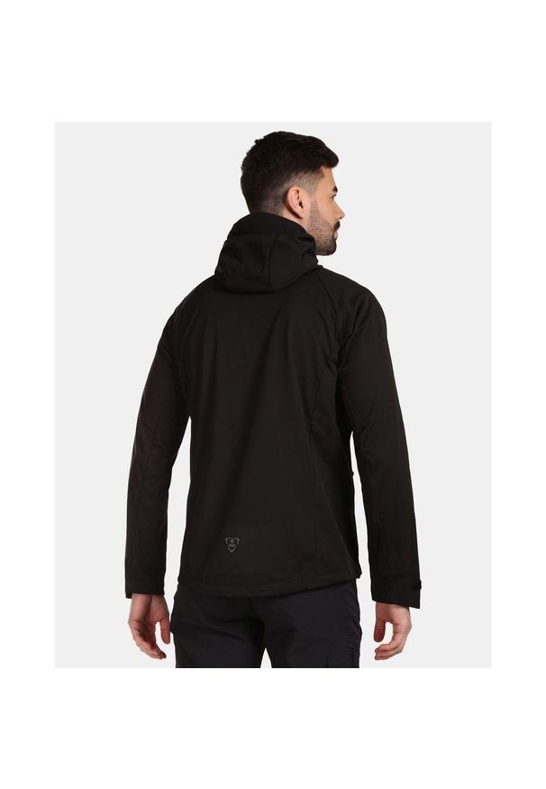 Kurtka turystyczna Kilpi Beltra. Kolor: czarny. Materiał: softshell. Sport: turystyka piesza
