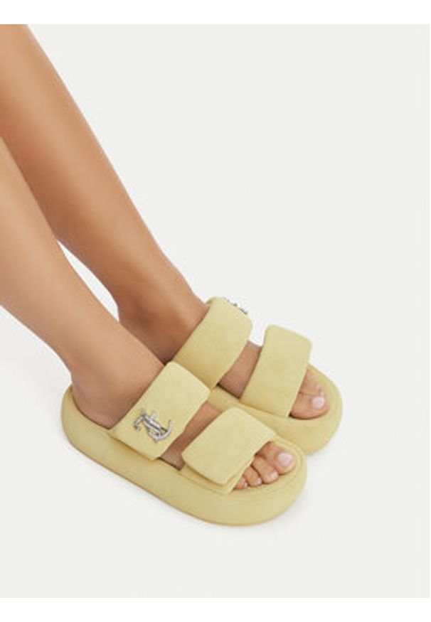 Juicy Couture Klapki CEO-WSS21515-06 Żółty. Kolor: żółty. Materiał: skóra